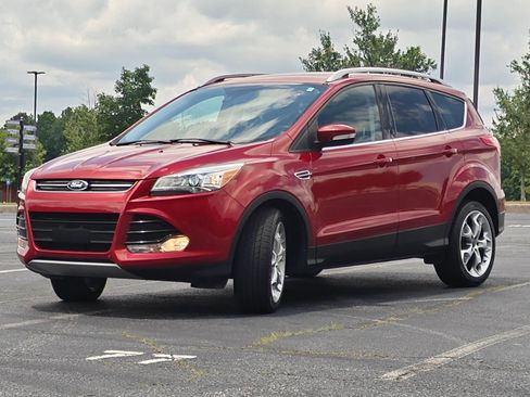 Used 2014 Ford Escape Titanium w/ Equipment Group 401A AWD/4WD image 2