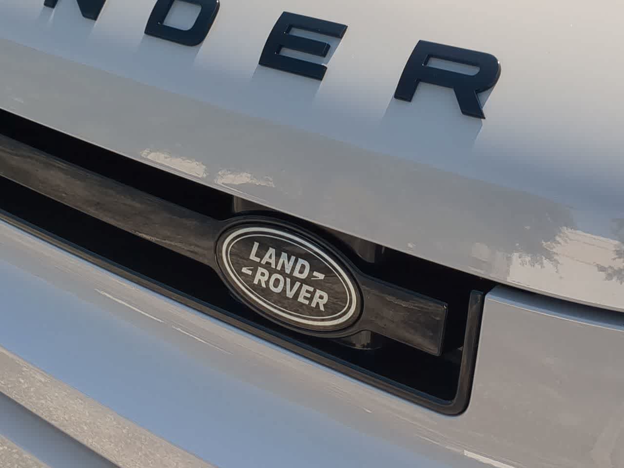 New 2026 Land Rover Defender 110 X-Dynamic SE AWD/4WD image 12