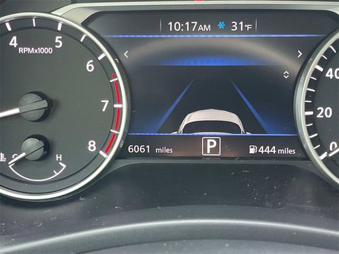 Certified 2025 Nissan Sentra SR image 37