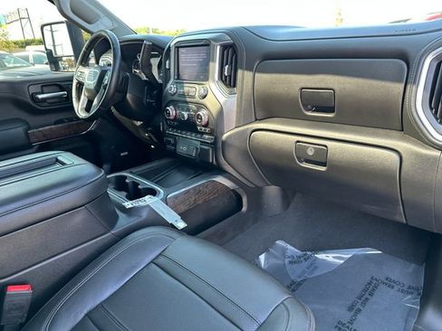 Used 2022 GMC Sierra 3500 Denali image 12