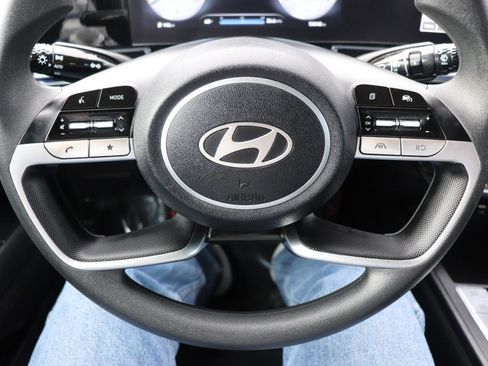 Used 2024 Hyundai Elantra SEL FWD image 25
