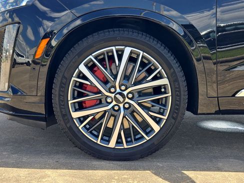 Used 2023 Cadillac XT6 Sport w/ Platinum Package AWD/4WD image 11