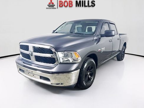 Used 2019 RAM 1500 Classic SLT RWD image 3