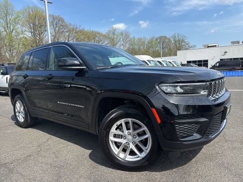 Used 2025 Jeep Grand Cherokee Laredo X image 1