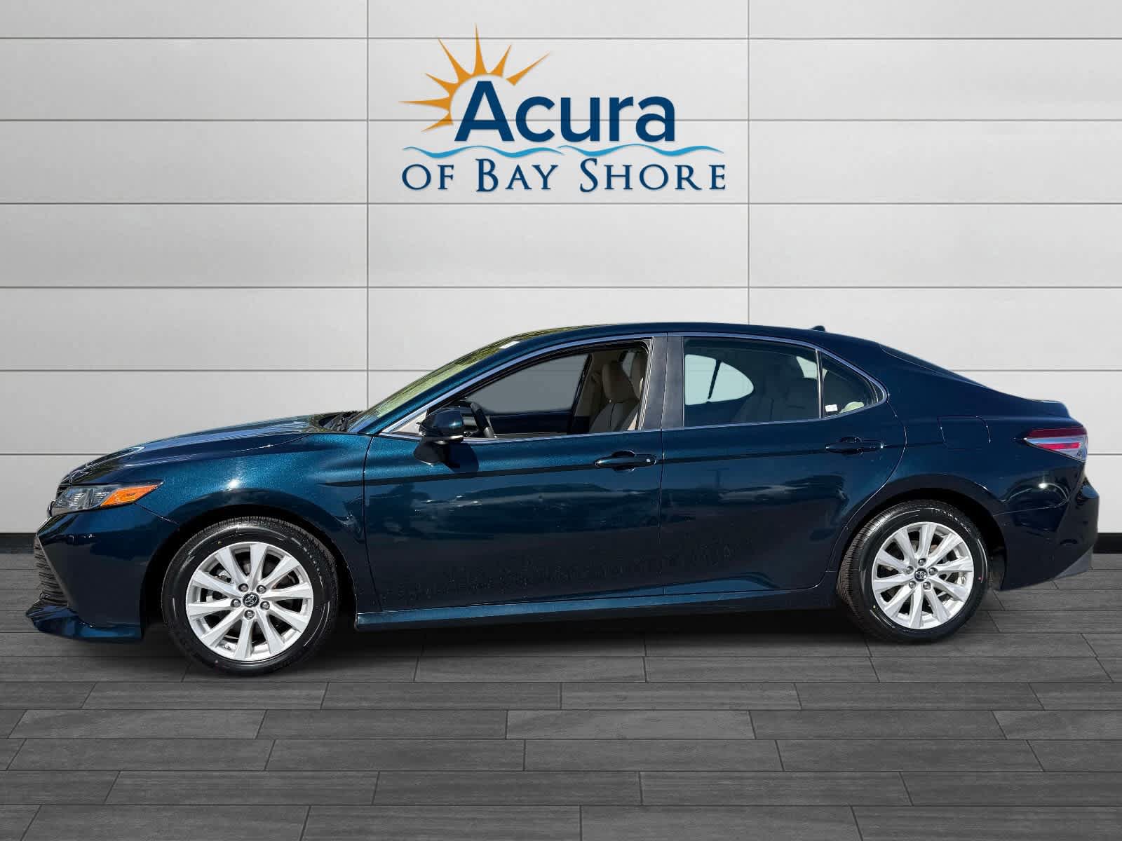 Used 2019 Toyota Camry LE FWD image 2