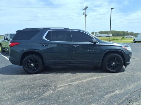 Used 2020 Chevrolet Traverse LT w/ LPO, Floor Liner Package FWD image 6
