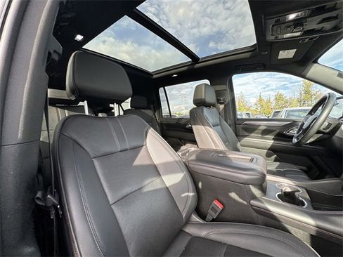 Used 2023 Chevrolet Suburban RST w/ Sport Performance Package image 34