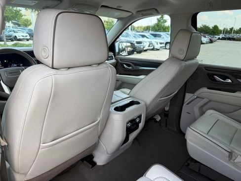 Used 2022 GMC Yukon XL Denali AWD/4WD image 26