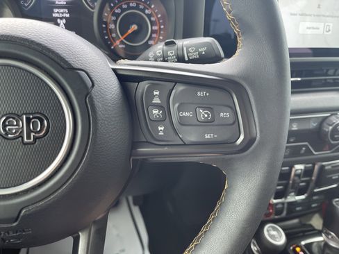 Used 2024 Jeep Wrangler Unlimited Sport AWD/4WD image 18