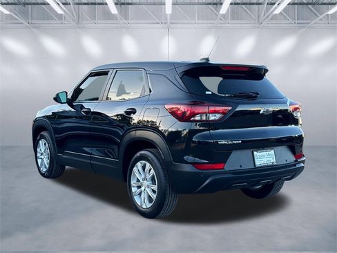 Used 2021 Chevrolet TrailBlazer LS w/ LPO, Blackout Package image 4