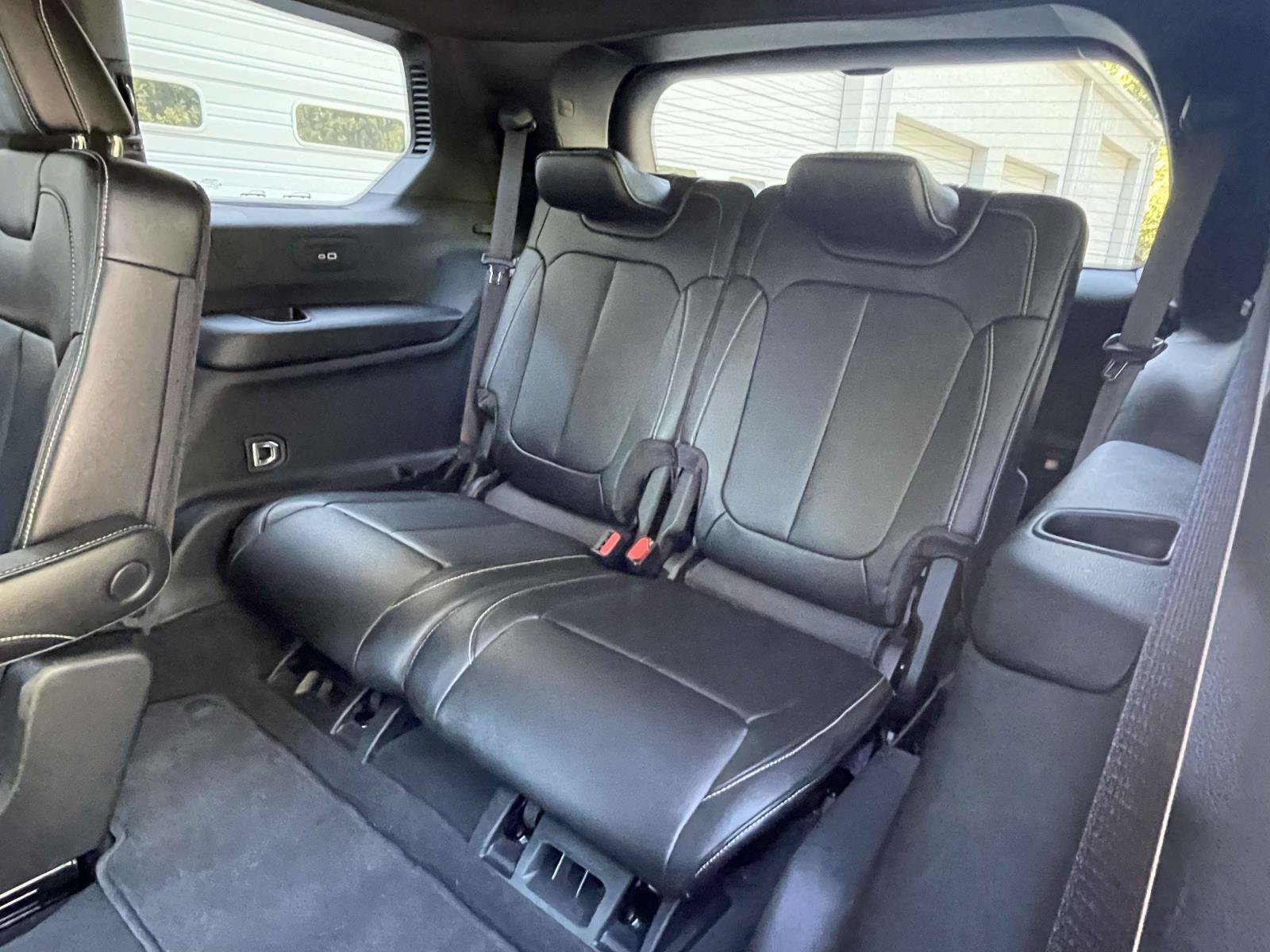 Used 2025 Jeep Grand Cherokee L Limited w/ Black Appearance Package AWD/4WD image 12