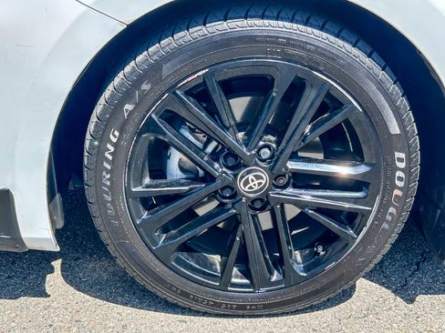Used 2025 Toyota Camry SE FWD image 10