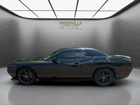 Used 2023 Dodge Challenger R/T w/ Plus Package image 3