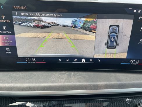 Used 2024 BMW X5 xDrive40i w/ Premium Package image 11