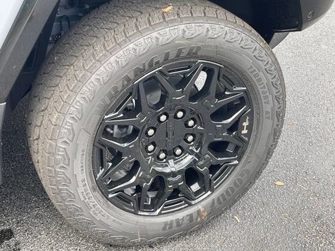 New 2025 GMC Hummer EV 2X AWD/4WD image 26