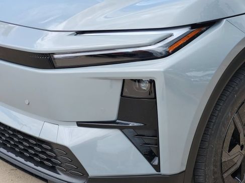 New 2026 Toyota C-HR AWD/4WD image 7