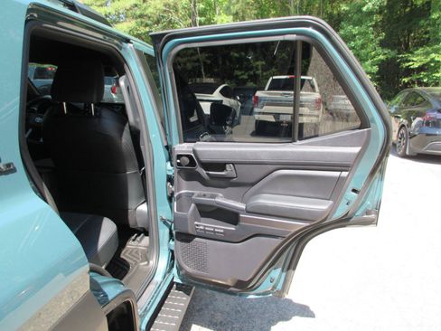 Used 2025 Toyota 4Runner TRD Off-Road Premium AWD/4WD image 16