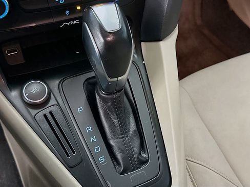 Used 2015 Ford Focus SE w/ SE Sport Package FWD image 24