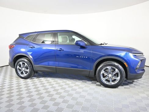 Used 2023 Chevrolet Blazer LT w/ Driver Confidence Package AWD/4WD image 8