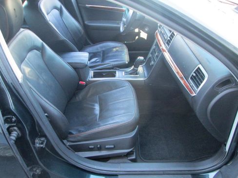 Used 2010 Lincoln MKZ image 14