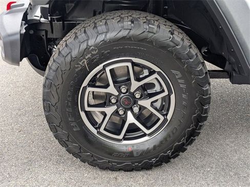 New 2025 Jeep Wrangler Unlimited Rubicon image 9