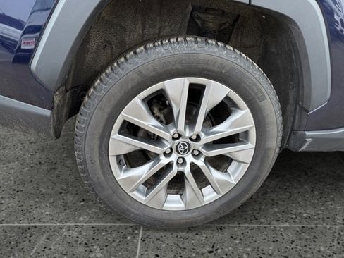 Used 2022 Toyota RAV4 Limited image 9
