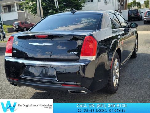 Used 2018 Chrysler 300 Limited image 6