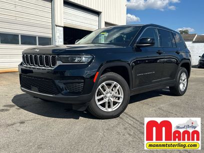 Used 2023 Jeep Grand Cherokee Laredo
