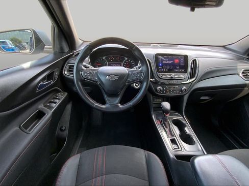 Certified 2022 Chevrolet Equinox RS w/ Infotainment Package FWD image 6