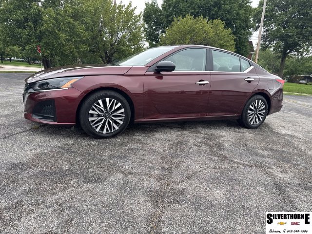 Used 2025 Nissan Altima 2.5 SV FWD image 1