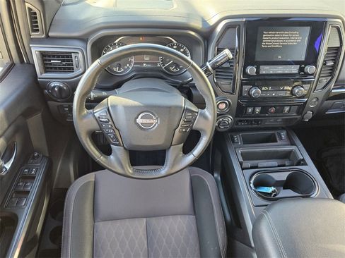 Used 2024 Nissan Titan SV w/ SV Convenience Package image 15