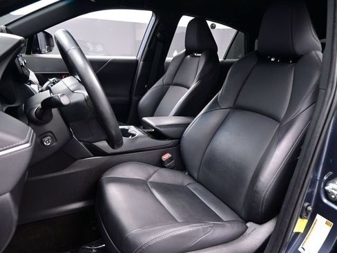 Used 2022 Toyota Venza XLE AWD/4WD image 35
