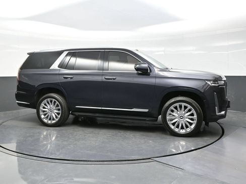 Certified 2024 Cadillac Escalade Premium Luxury AWD/4WD image 8