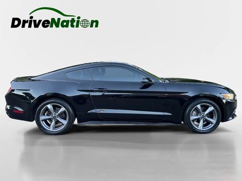 Used 2015 Ford Mustang Coupe image 4