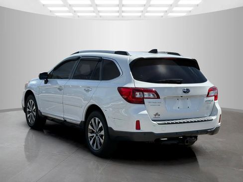 Used 2017 Subaru Outback 2.5i Touring image 7