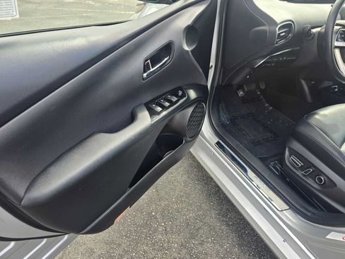 Used 2017 Toyota Prius Prime Advanced FWD image 20