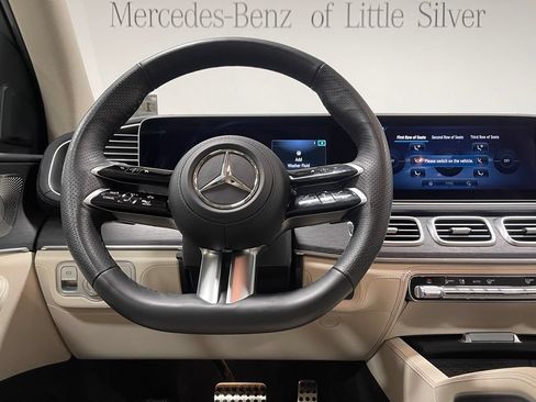 Used 2026 Mercedes-Benz GLS 450 4MATIC image 31