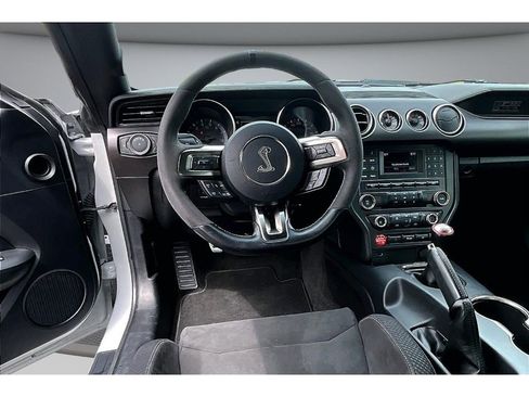 Used 2017 Ford Mustang Shelby GT350 RWD image 7