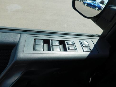 Used 2013 Nissan Titan SV w/ SV Value Truck Pkg image 17