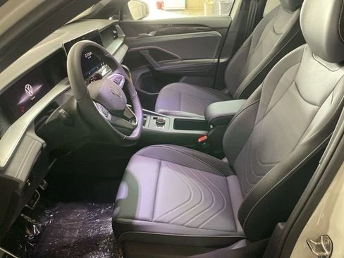 New 2026 Volkswagen Tiguan SE R-Line image 16