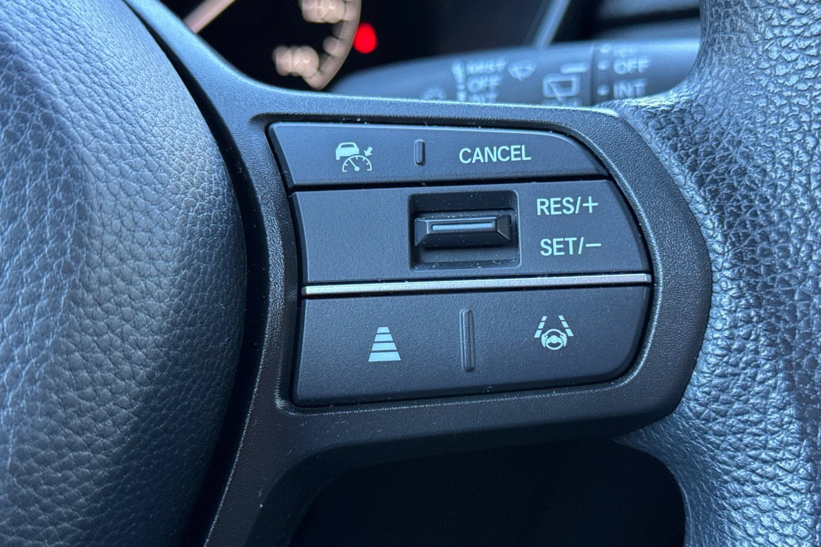 Used 2025 Honda CR-V LX image 27