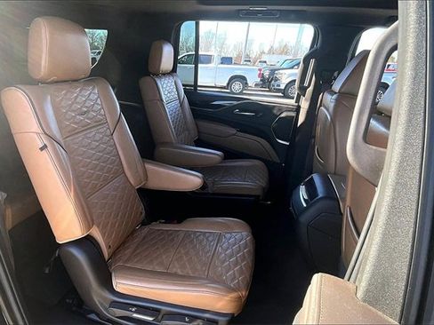 Used 2022 Cadillac Escalade ESV Sport w/ Touring Package image 25