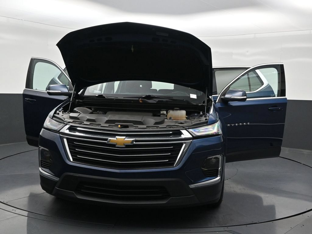 Used 2023 Chevrolet Traverse LT FWD image 37