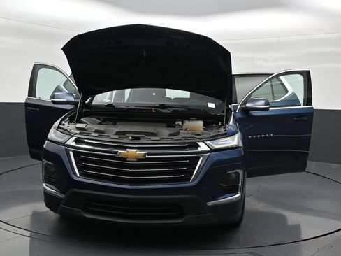 Used 2023 Chevrolet Traverse LT FWD image 37