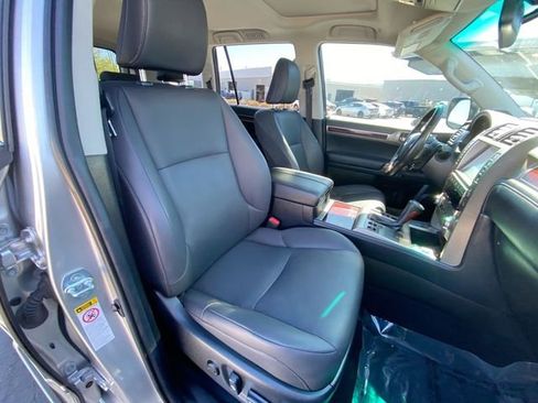Used 2019 Lexus GX 460 Premium image 26