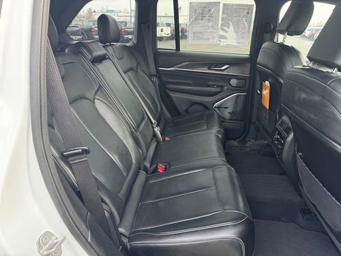Certified 2023 Jeep Grand Cherokee Overland image 16