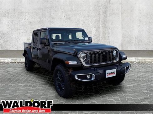 New 2025 Jeep Gladiator Sport image 1