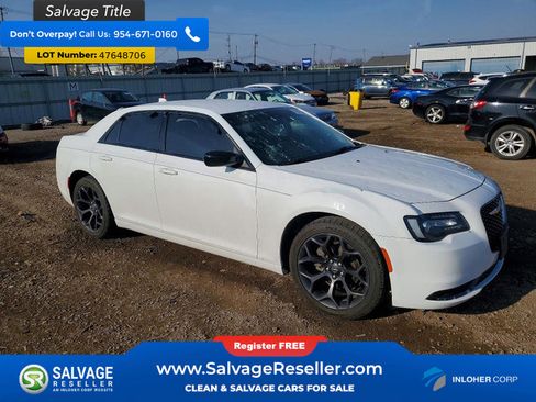 Used 2020 Chrysler 300 Touring w/ Sport Appearance Package RWD image 5