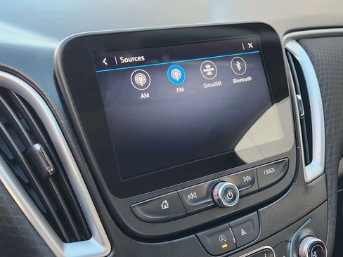 Used 2023 Chevrolet Malibu LT image 19