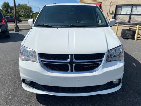 Used 2018 Dodge Grand Caravan SXT image 8